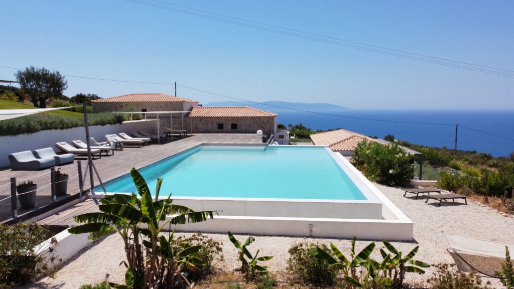 Kefi Spitia infinity pool